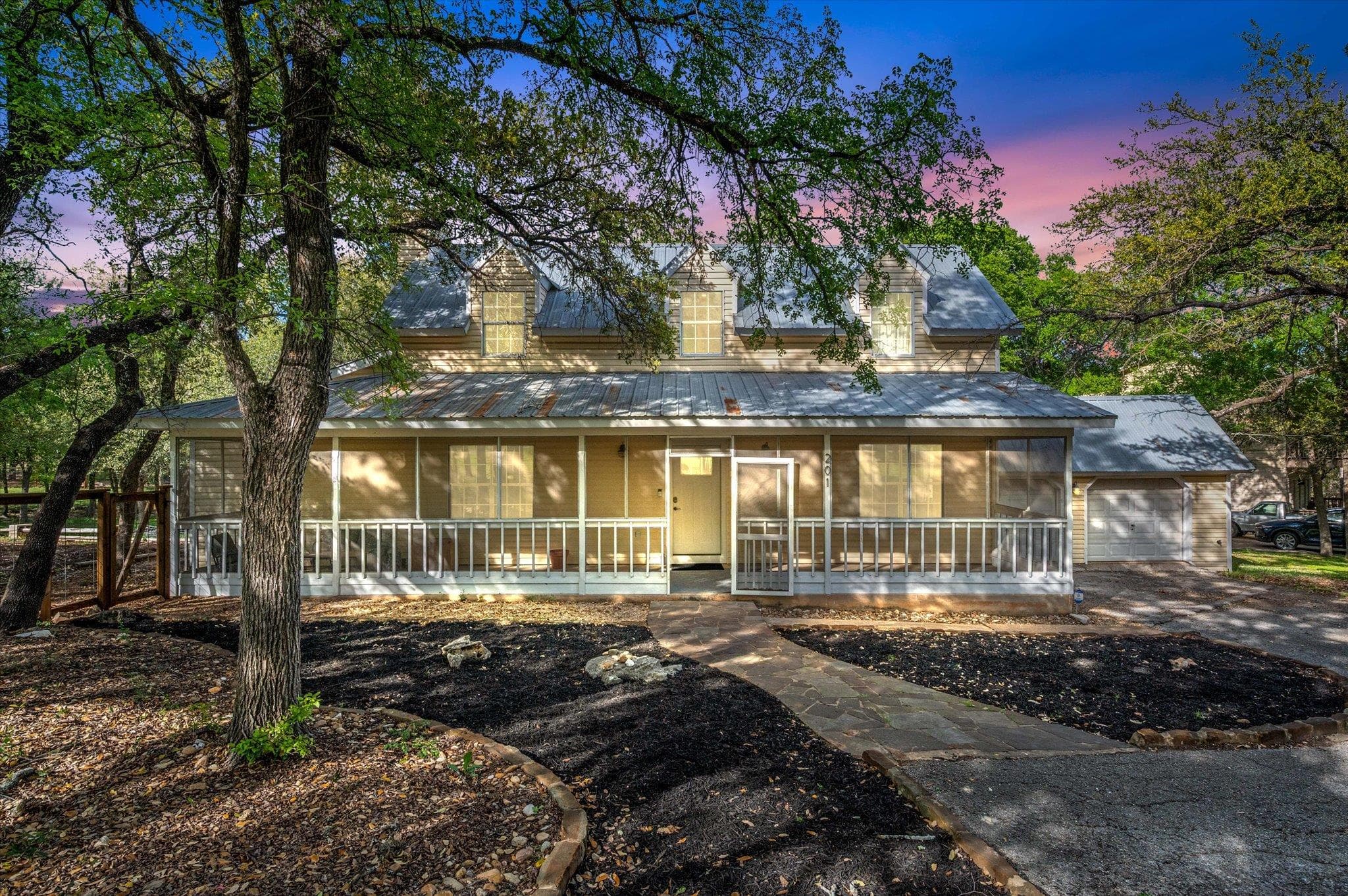 201 N Oak Hollow Rd, Georgetown TX